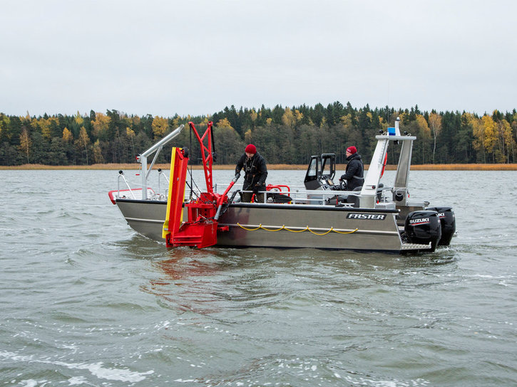 faster-work-boat-73cat-scw-18-act-e-05