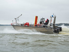 faster-work-boat-73cat-scw-18-act-e-07